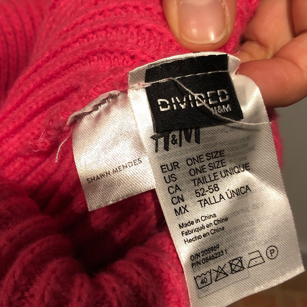 Shawn Mendes The Tour Divided H&M Pink Knit Beanie - Picture 4 of 4